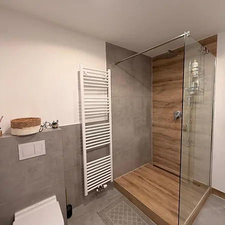 Artefact Designer-apartment Mit Dachterrasse